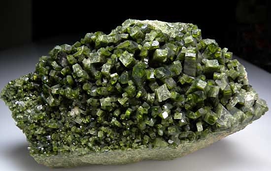 Hedenbergite from Proprietary Mine, Broken Hill, New South Wales, Australia [db_pics/pics/a390a.jpg]