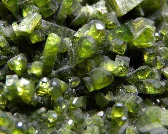 Hedenbergite from Proprietary Mine, Broken Hill, New South Wales, Australia [db_pics/pics/a390b.jpg]