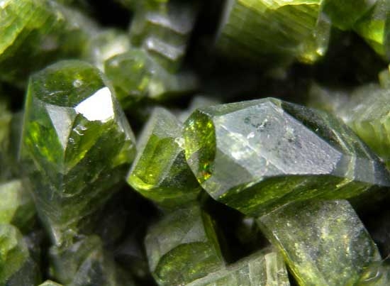 Hedenbergite from Proprietary Mine, Broken Hill, New South Wales, Australia [db_pics/pics/a390c.jpg]