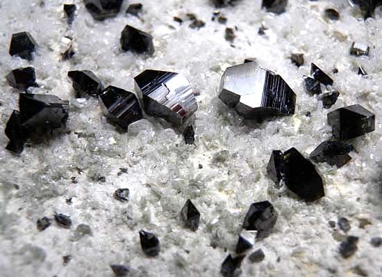 Anatase from Kharan Mountain, Balochistan, Pakistan [db_pics/pics/a500d.jpg]