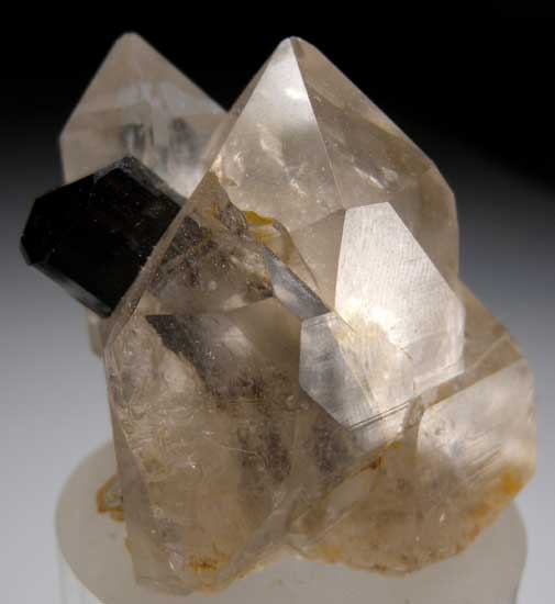 Schorl in Quartz from Skardu District, Pakistan [db_pics/pics/a594a.jpg]