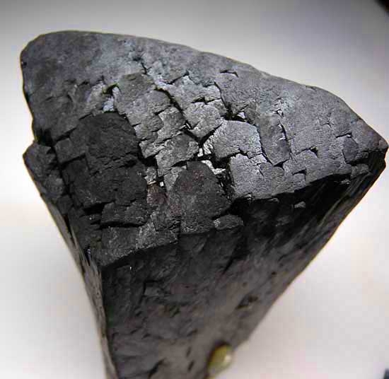 Ilvaite with Quartz from Huanggangliang Mine, Inner Mongolia, China [db_pics/pics/a614c.jpg]