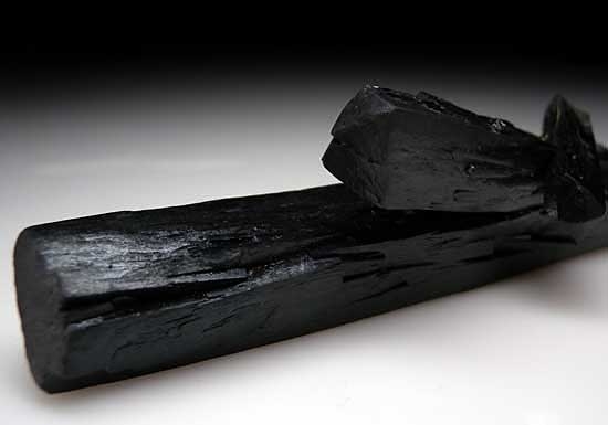 Ilvaite with Quartz from Huanggangliang Mine, Inner Mongolia, China [db_pics/pics/a616b.jpg]