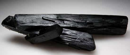 Ilvaite with Quartz from Huanggangliang Mine, Inner Mongolia, China [db_pics/pics/a616c.jpg]