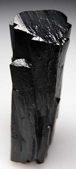 Ilvaite from Huanggangliang Mine, Inner Mongolia, China [db_pics/pics/a617c.jpg]