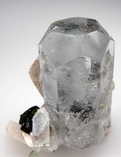 Goshenite with Elabaite, Apatite from Chamachu Mine, Shengus, Skardu Dist., Pakistan [db_pics/pics/a708b.jpg]