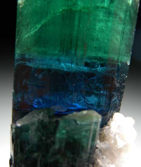 Elbaite from Kunar Prov., Afghanistan [db_pics/pics/a822b.jpg]