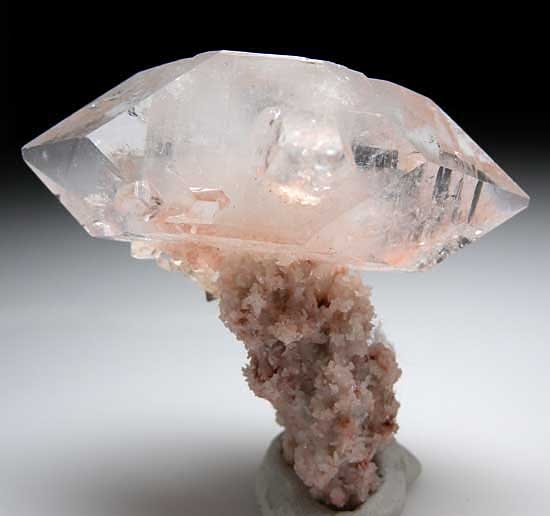 Apophyllite from Jalgaon, Maharashtra State, India [db_pics/pics/a888b.jpg]