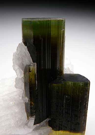Elbaite from Stak Nala, Skardu District, Pakistan [db_pics/pics/a959b.jpg]