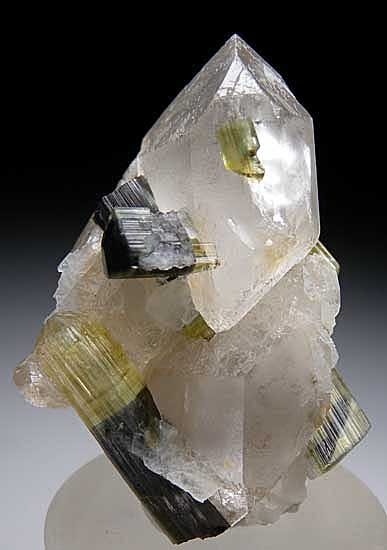Elbaite on Quartz from Stak Nala, Skardu District, Pakistan [db_pics/pics/a966b.jpg]