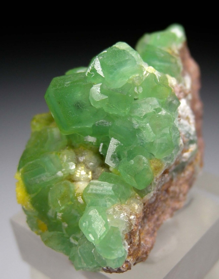 Cuprian Smithsonite with Mimetite from Tsumeb, Namibia [db_pics/pics/ab106d.jpg]
