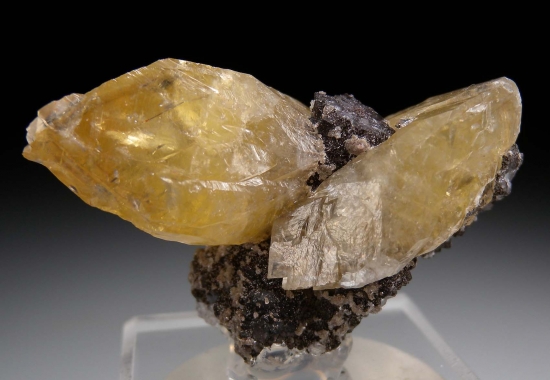 Smithsonite from Broken Hill Mine, Kabwe, Zambia [db_pics/pics/ab108b.jpg]