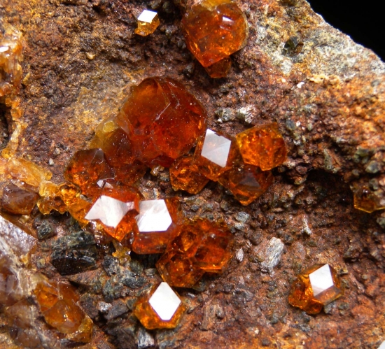 Grossular from Vesper Peak, Snohomish Co., Washington, USA [db_pics/pics/ab116b.jpg]