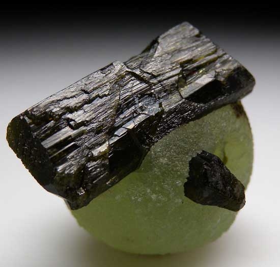 Epidote on Prehnite from Djouga, Bendougou, Kayes Region, Mali [db_pics/pics/af101c.jpg]
