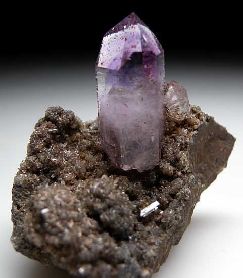 Quartz from Goboboseb Mountains, Brandberg District, Namibia [db_pics/pics/af198a.jpg]