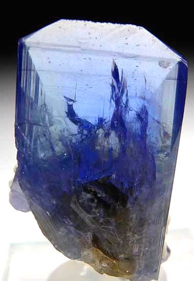 Tanzanite from Merelani Hills, Lelatema Mtns., Arusha Region, Tanzania [db_pics/pics/af380c.jpg]