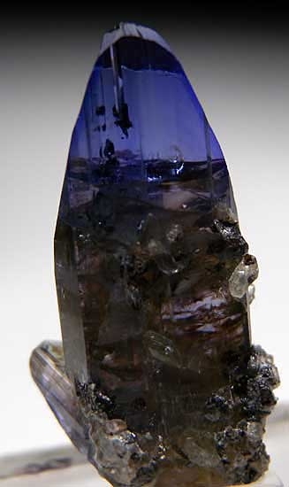 Tanzanite from Merelani Hills, Lelatema Mtns., Arusha Region, Tanzania [db_pics/pics/af385b.jpg]