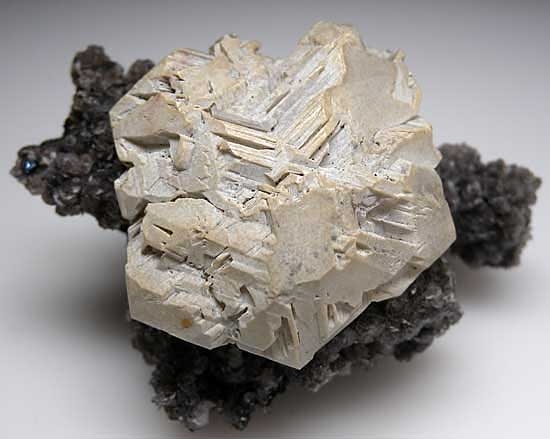 Hydrocerussite with Smithsonite from Tsumeb, Namibia [db_pics/pics/af422a.jpg]