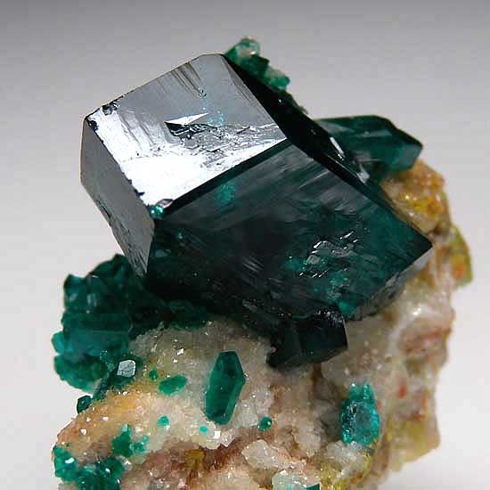 Dioptase from Tsumeb, Namibia [db_pics/pics/af506c.jpg]