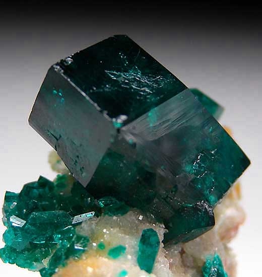 Dioptase from Tsumeb, Namibia [db_pics/pics/af506d.jpg]