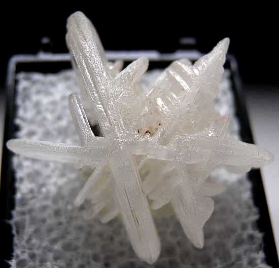 Cerussite from Taouz, Morocco [db_pics/pics/af512a.jpg]