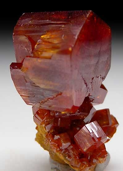 Vanadinite from Mibladen, Morocco [db_pics/pics/af513b.jpg]