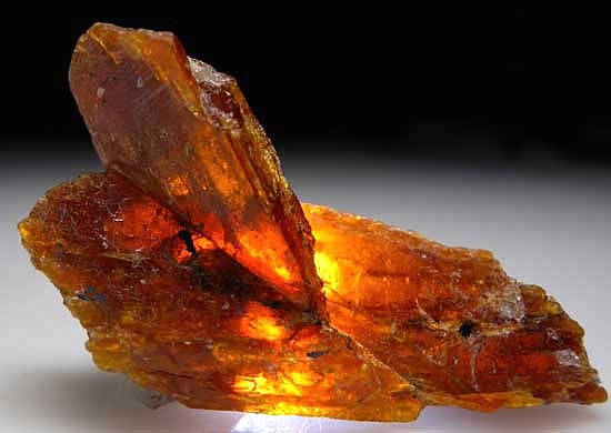 Kyanite from Nani, Loliondo, Arusha Region, Tanzania [db_pics/pics/af626c.jpg]