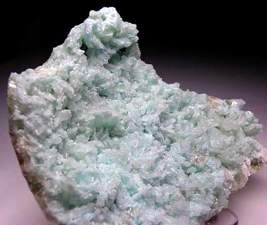 Hemimorphite on Apatite pseudo. Tarbutite from Skorpion Mine, Rosh Pinah, Namibia [db_pics/pics/af744b.jpg]