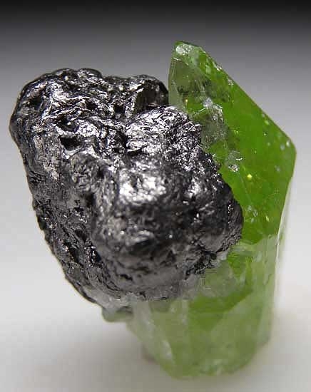 Diopside with Graphite from Merelani Hills, Tanzania [db_pics/pics/af788b.jpg]
