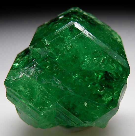 Tsavorite from Merelani Hills, Arusha, Tanzania [db_pics/pics/af794a.jpg]
