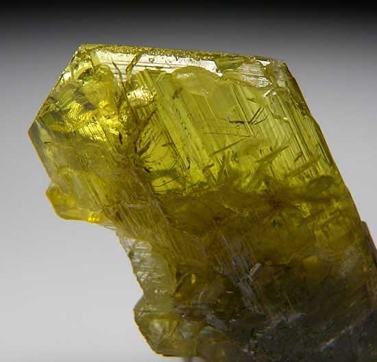 Chrysoberyl from Lac Alaotra, Madagascar [db_pics/pics/af844b.jpg]