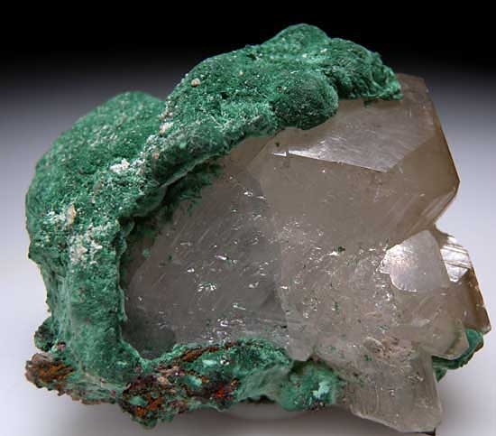 Malachite on Cerussite from Tsumeb, Namibia [db_pics/pics/af906b.jpg]