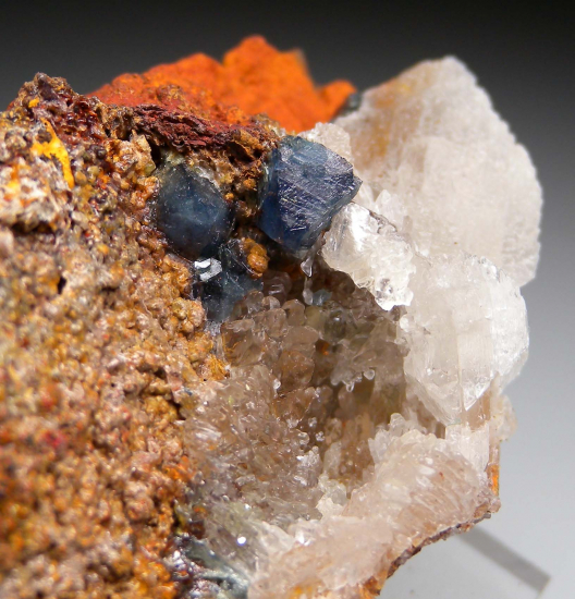 Scorodite with Selenite from Mina Oujela, Mapimi, Durango, Mexico [db_pics/pics/au146b.jpg]