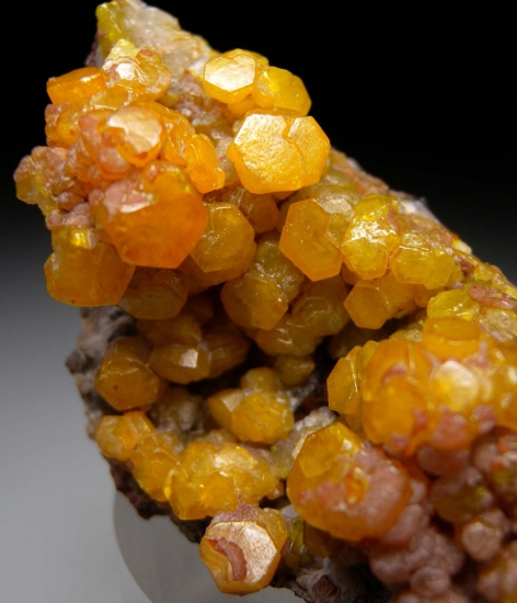 Mimetite from Elura Mine, Cobar, New South Wales, Australia [db_pics/pics/au159c.jpg]