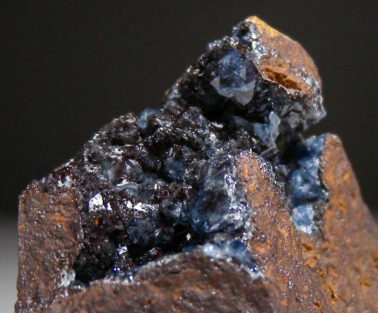 Scorodite from Mina Oujela, Mapimi, Durango, Mexico [db_pics/pics/au299b.jpg]