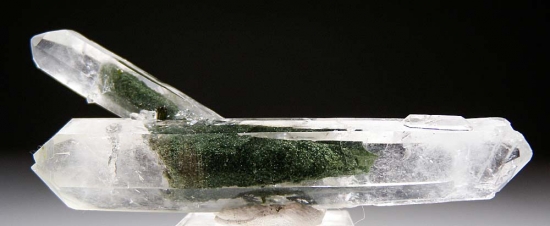 Chlorite in Quartz from Balochistan, Pakistan [db_pics/pics/au311a.jpg]