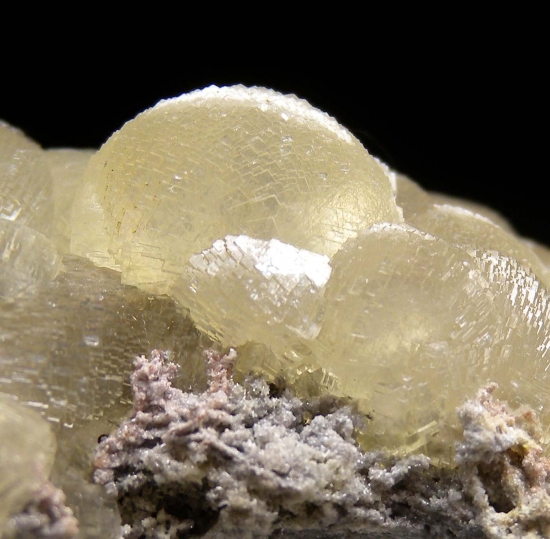 Smithsonite with Willemite from Berg Aukus Mine, Grootfontein, Namibia [db_pics/pics/au367d.jpg]
