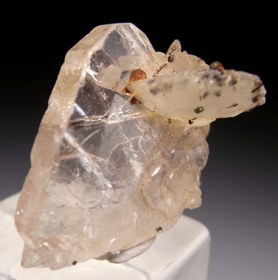 Apatite with Dolomite, Pyrrhotite from Morro Velho Mine, Minas Gerais, Brazil [db_pics/pics/au538b.jpg]