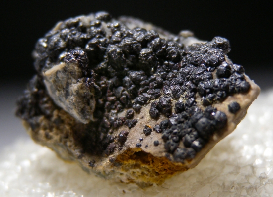 Metacinnabar from Mt. Diablo Mine, Clayton, Contra Costa Co., California, USA [db_pics/pics/au563b.jpg]