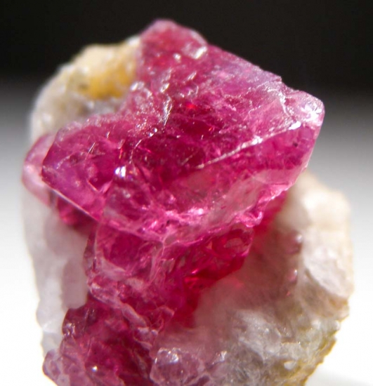 Spinel from Mahenge, Morogoro, Tanzania [db_pics/pics/au607d.jpg]