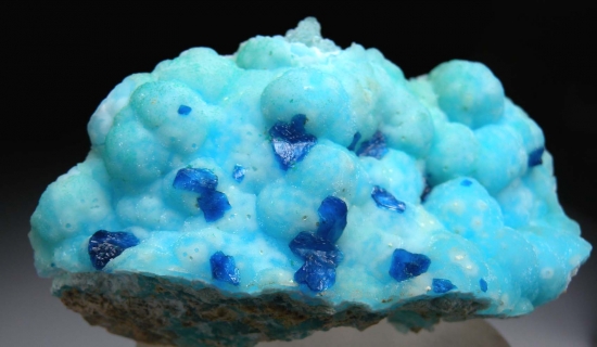 Veszelyite on Hemimorphite from Palabanda quarries, Mfouati, Bouenza Department, Republic of the Congo [db_pics/pics/au798a.jpg]