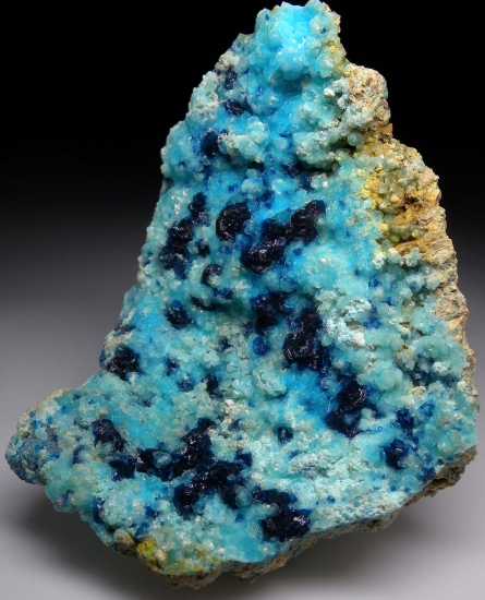 Veszelyite on Hemimorphite from Palabanda quarries, Mfouati, Bouenza Department, Republic of the Congo [db_pics/pics/au800b.jpg]
