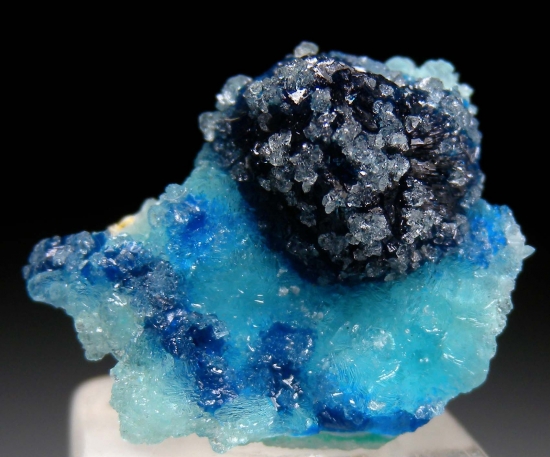 Veszelyite on Hemimorphite from Palabanda quarries, Mfouati, Bouenza Department, Republic of the Congo [db_pics/pics/au801d.jpg]