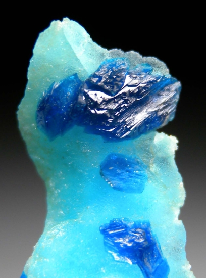 Veszelyite on Hemimorphite from Palabanda quarries, Mfouati, Bouenza Department, Republic of the Congo [db_pics/pics/au802c.jpg]