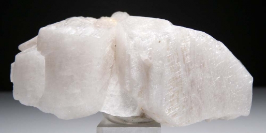 Feldspar var. Moonstone from Namalulu, Tanzania [db_pics/pics/au867a.jpg]