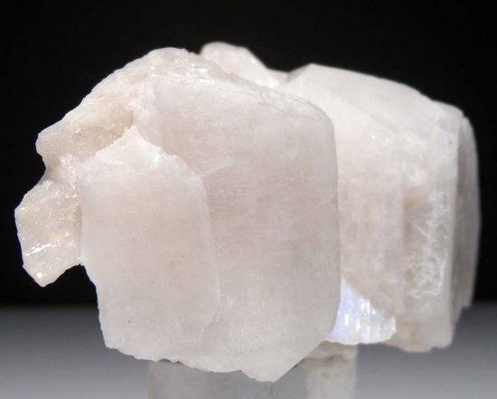 Feldspar var. Moonstone from Namalulu, Tanzania [db_pics/pics/au867b.jpg]