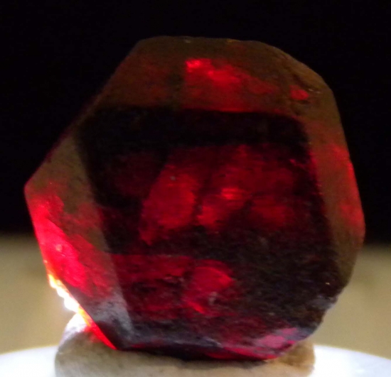 Garnet from Mozambique [db_pics/pics/au903d.jpg]