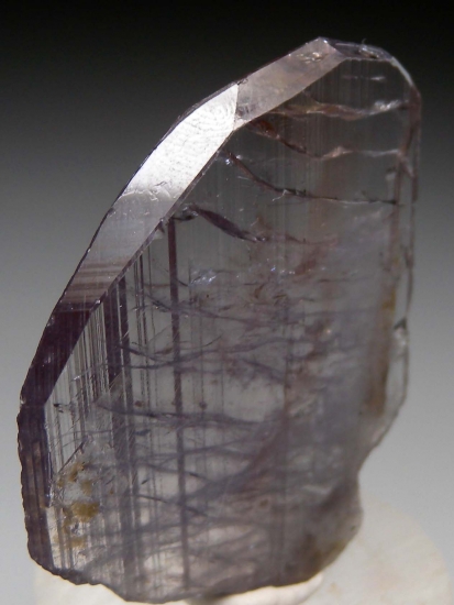 Magnesioaxinite from Merelani Hills, Arusha, Tanzania [db_pics/pics/au929b.jpg]