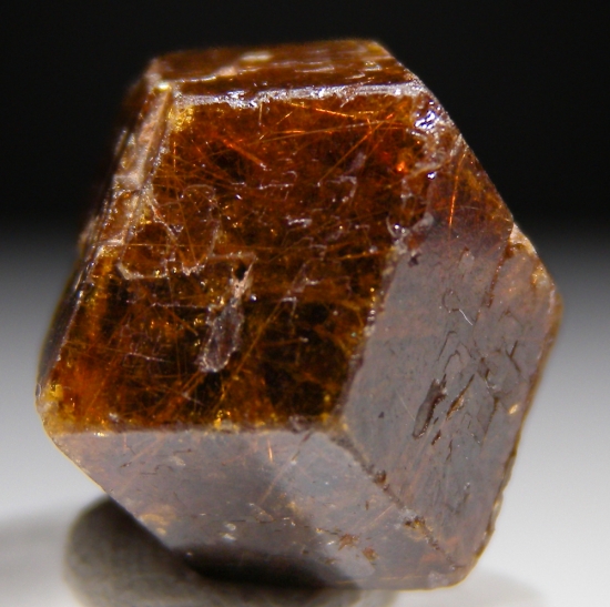 Almandine from Sudbury, Ontario, Canada [db_pics/pics/au947b.jpg]