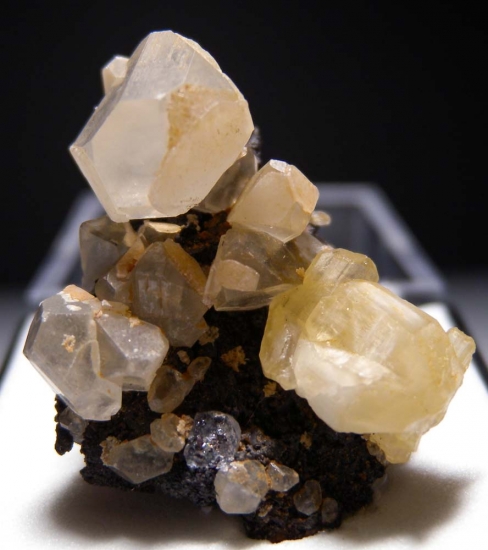 Anglesite with Cerussite from Lavaderos Mine, San Felipe Canyon, Aconchi, Sonora, Mexico [db_pics/pics/au955a.jpg]
